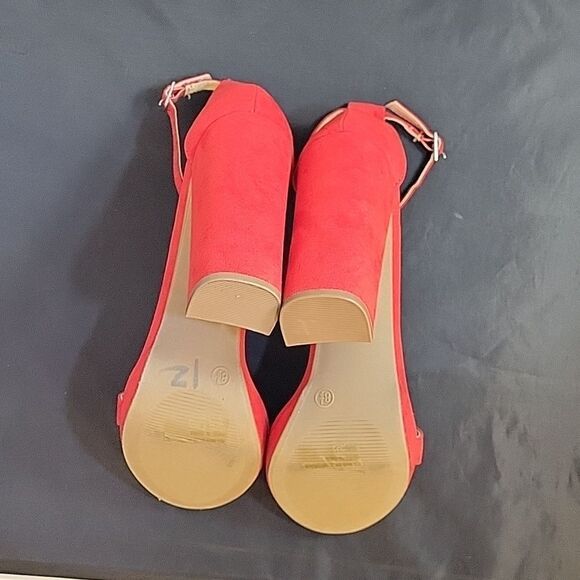 BRAND NEW WILD DIVA LOUNGS ADJUSTABLE BUCKLE ANKLE STRAP POINTED TOE HEEL SANDAL - Picture 15 of 16